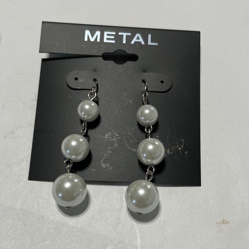 Metal Silver Pearl Drop Earrings